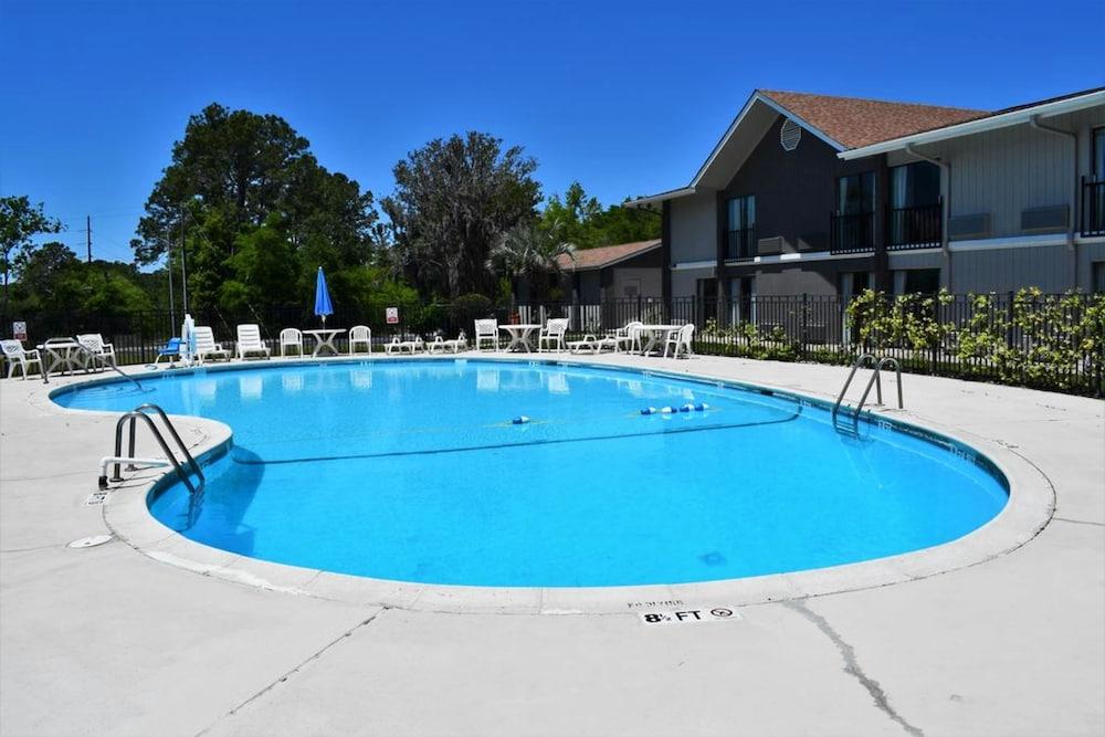 Howard Johnson By Wyndham Beaufort/Parris Island Zewnętrze zdjęcie