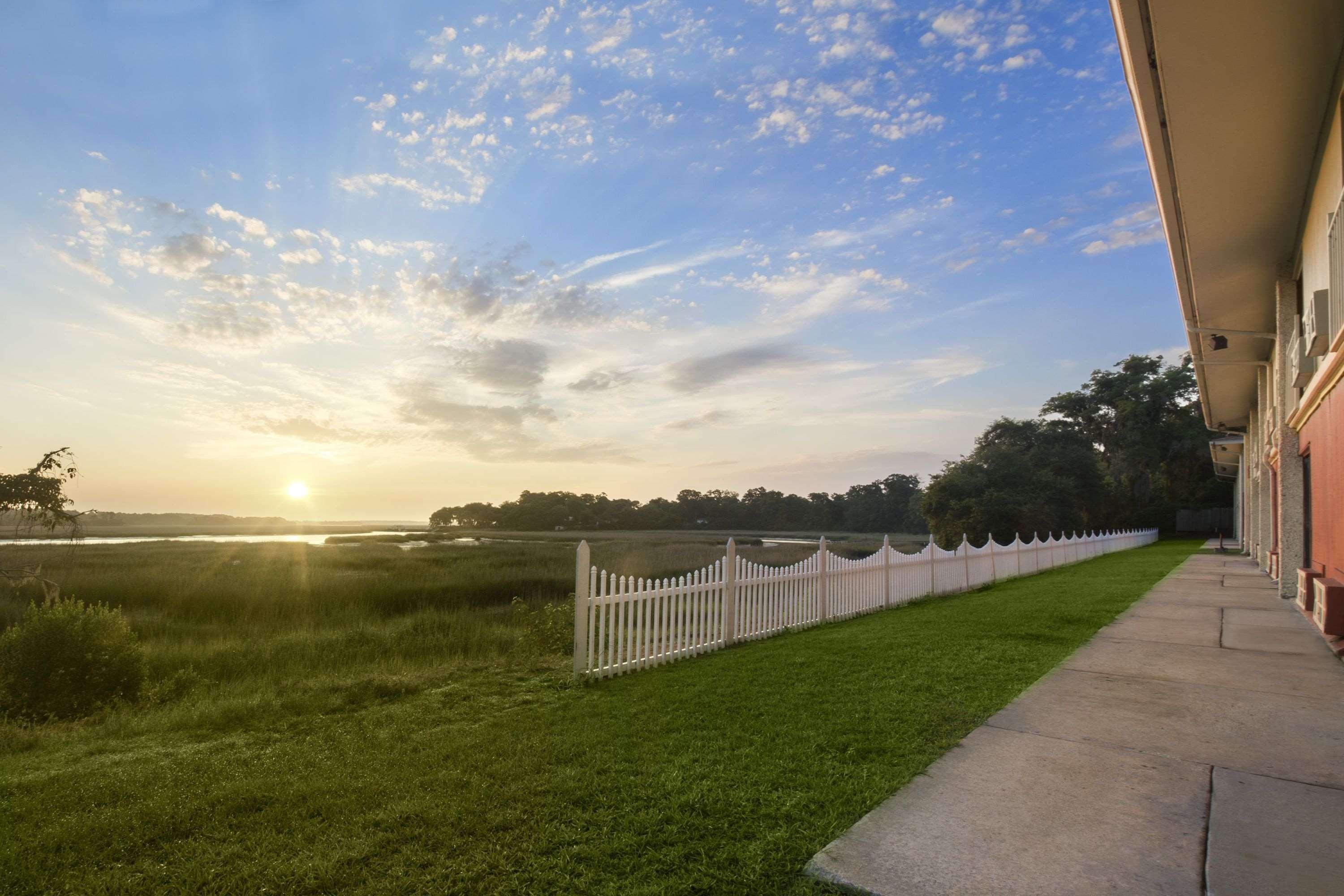 Howard Johnson By Wyndham Beaufort/Parris Island Zewnętrze zdjęcie