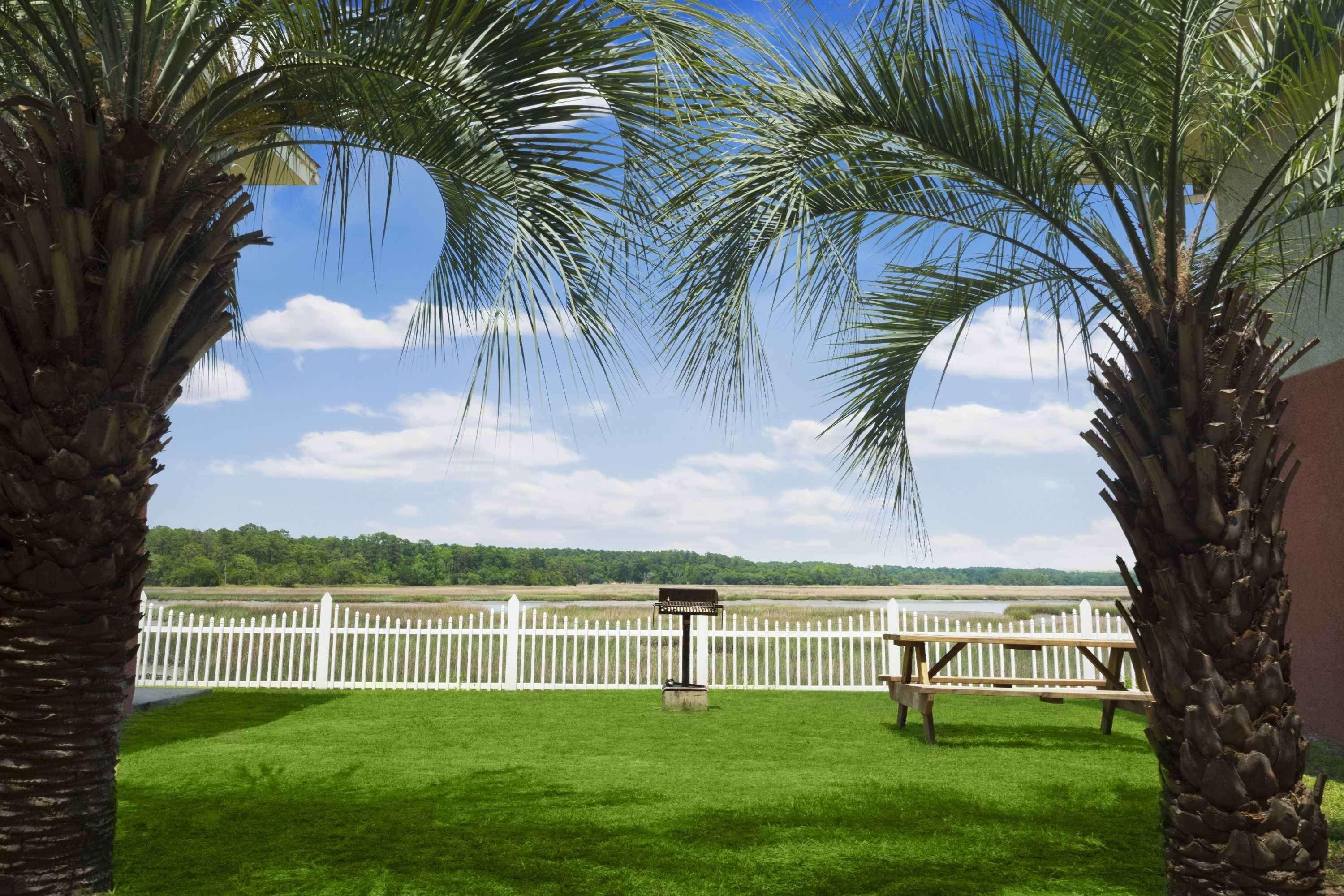Howard Johnson By Wyndham Beaufort/Parris Island Zewnętrze zdjęcie