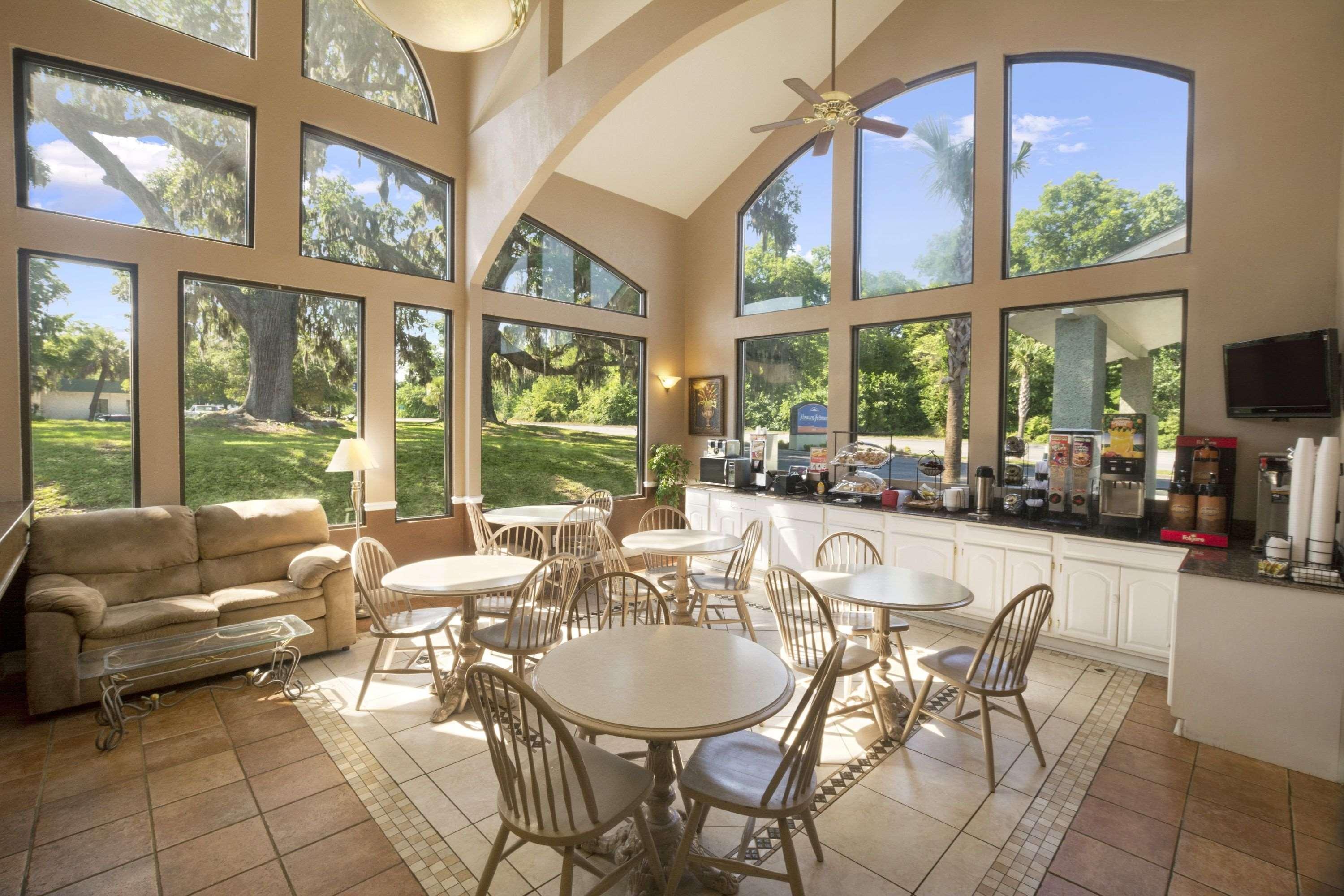 Howard Johnson By Wyndham Beaufort/Parris Island Zewnętrze zdjęcie