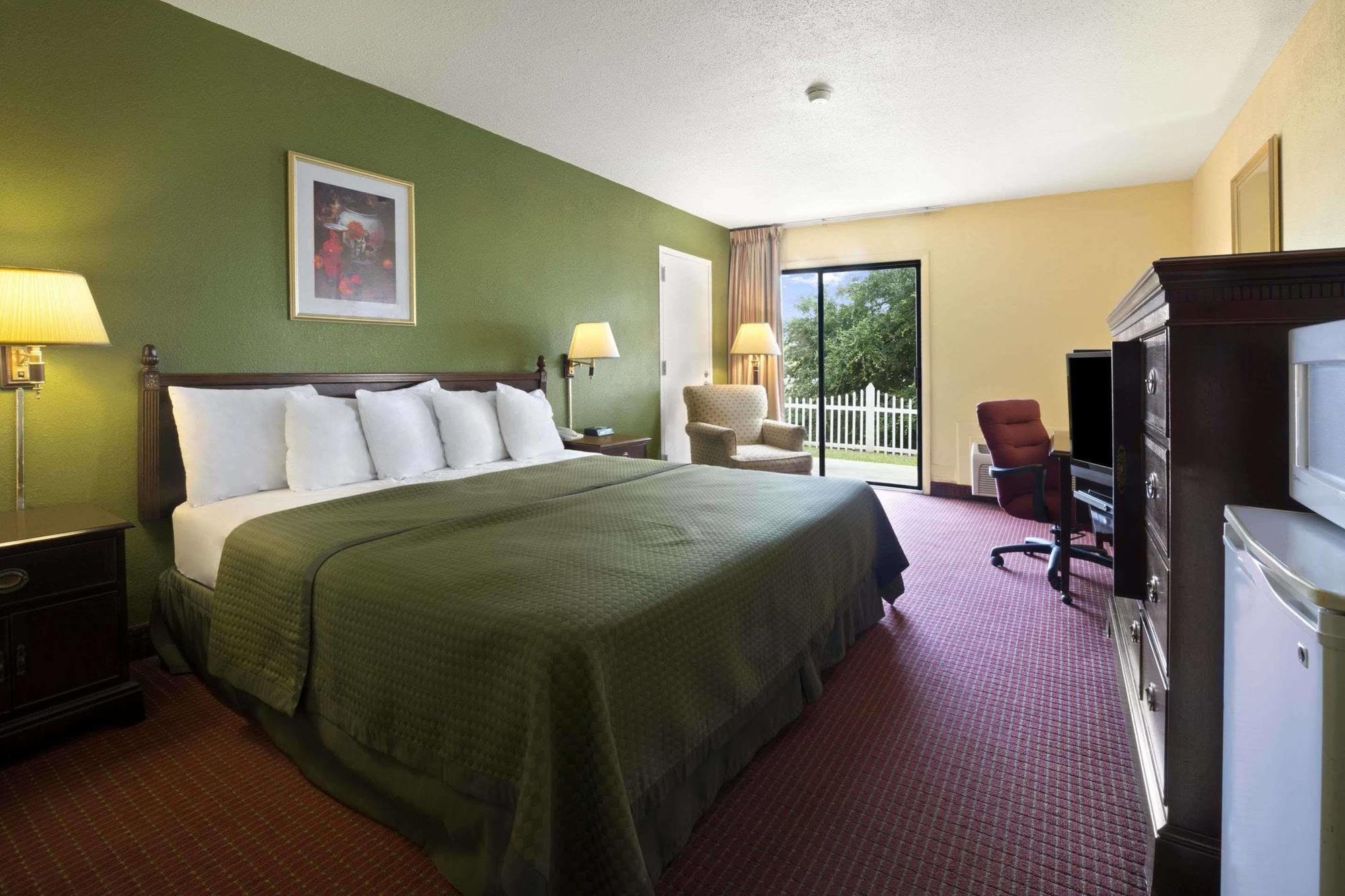 Howard Johnson By Wyndham Beaufort/Parris Island Zewnętrze zdjęcie
