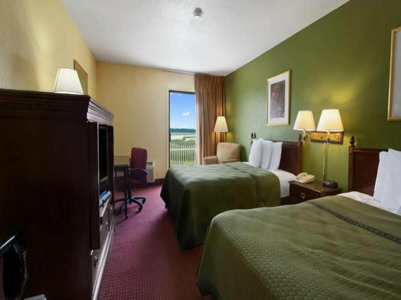 Howard Johnson By Wyndham Beaufort/Parris Island Zewnętrze zdjęcie